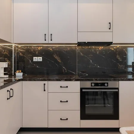 דירה Kapxhiu Oceanis Residences
