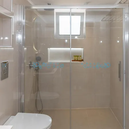 Kapxhiu Oceanis Residences דירה *
